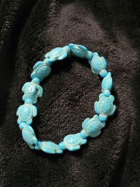 Turquoise Turtle Bead Stretch Bracelet